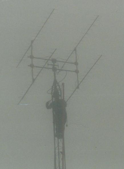 [Antenna work in the fog]